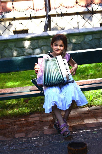 1.1372725200.begging-child