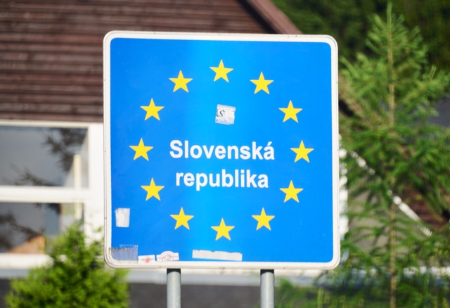 1.1372896000.crossing-into-slovakia