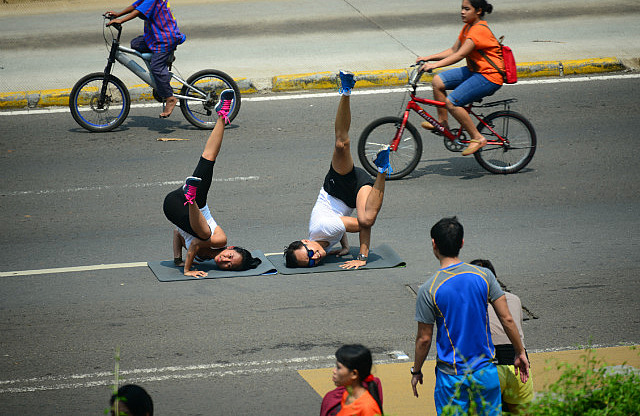 2.1381449728.acrobatics