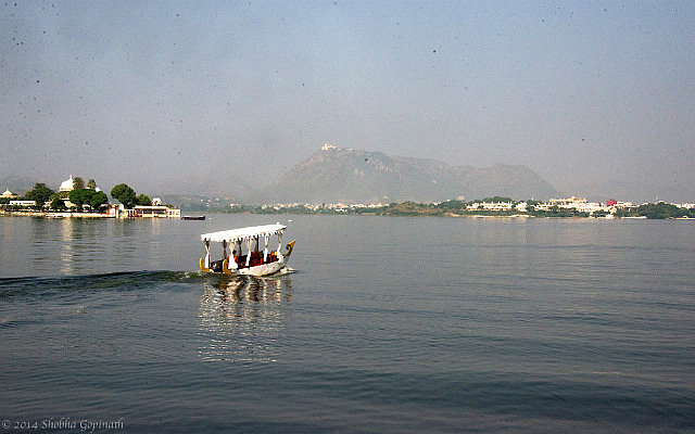 7.1415145600.lake-pichola