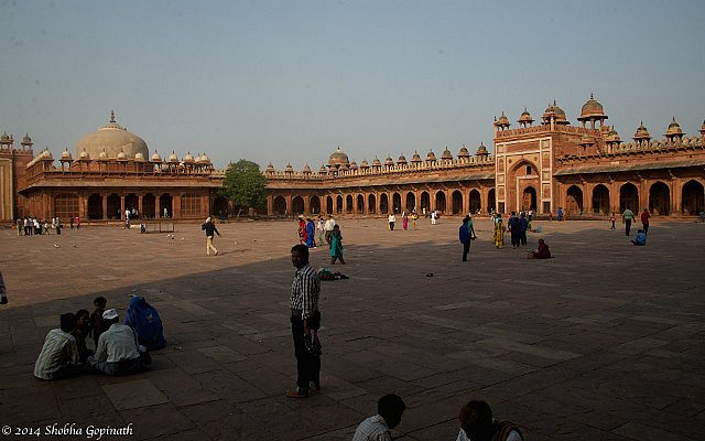 7.1415627613.public-square-inside-fathepur-sikri